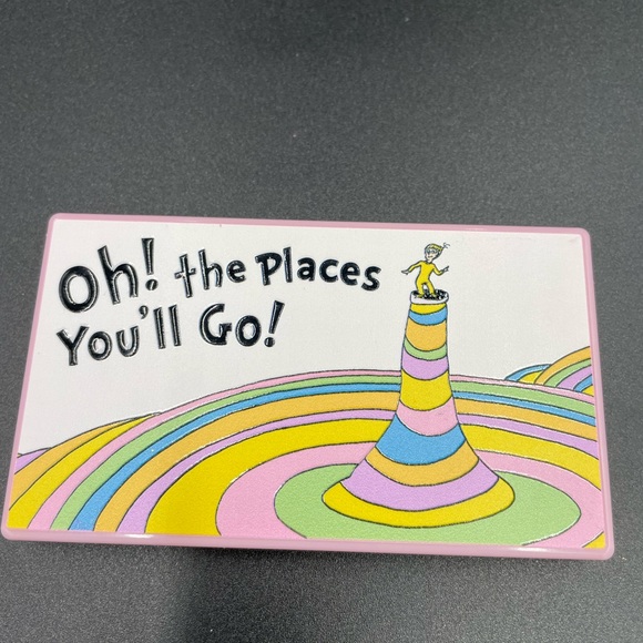 I Heart Revolution x Dr. Seuss Oh, The Places You’ll Go! Shadow Palette - Picture 2 of 5